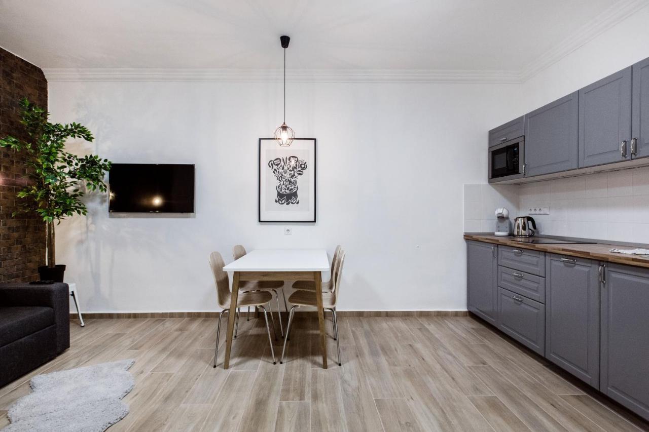Ny7 Apartment In Downtown ブダペスト エクステリア 写真